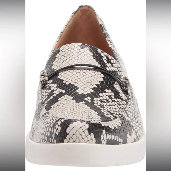 NATURALIZER Ranger Loafer in Alabaster Snake Size: 6 - Picture 11 of 11